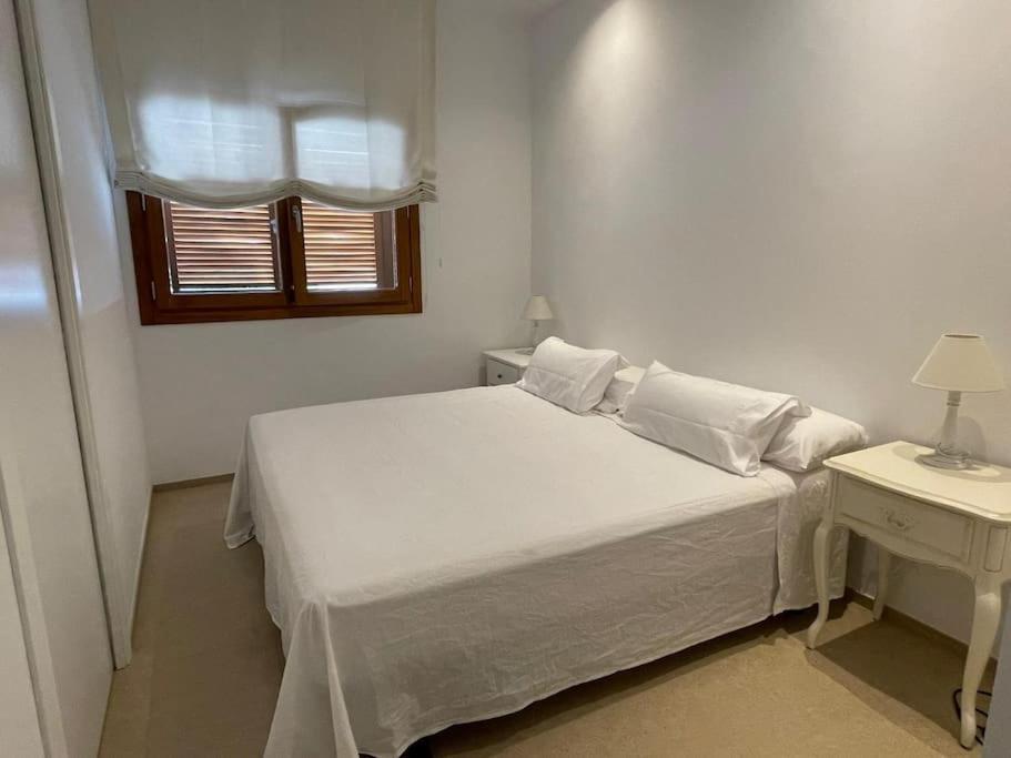Apartamento Con Jardin Y Piscina En Kordoba Bagian luar foto